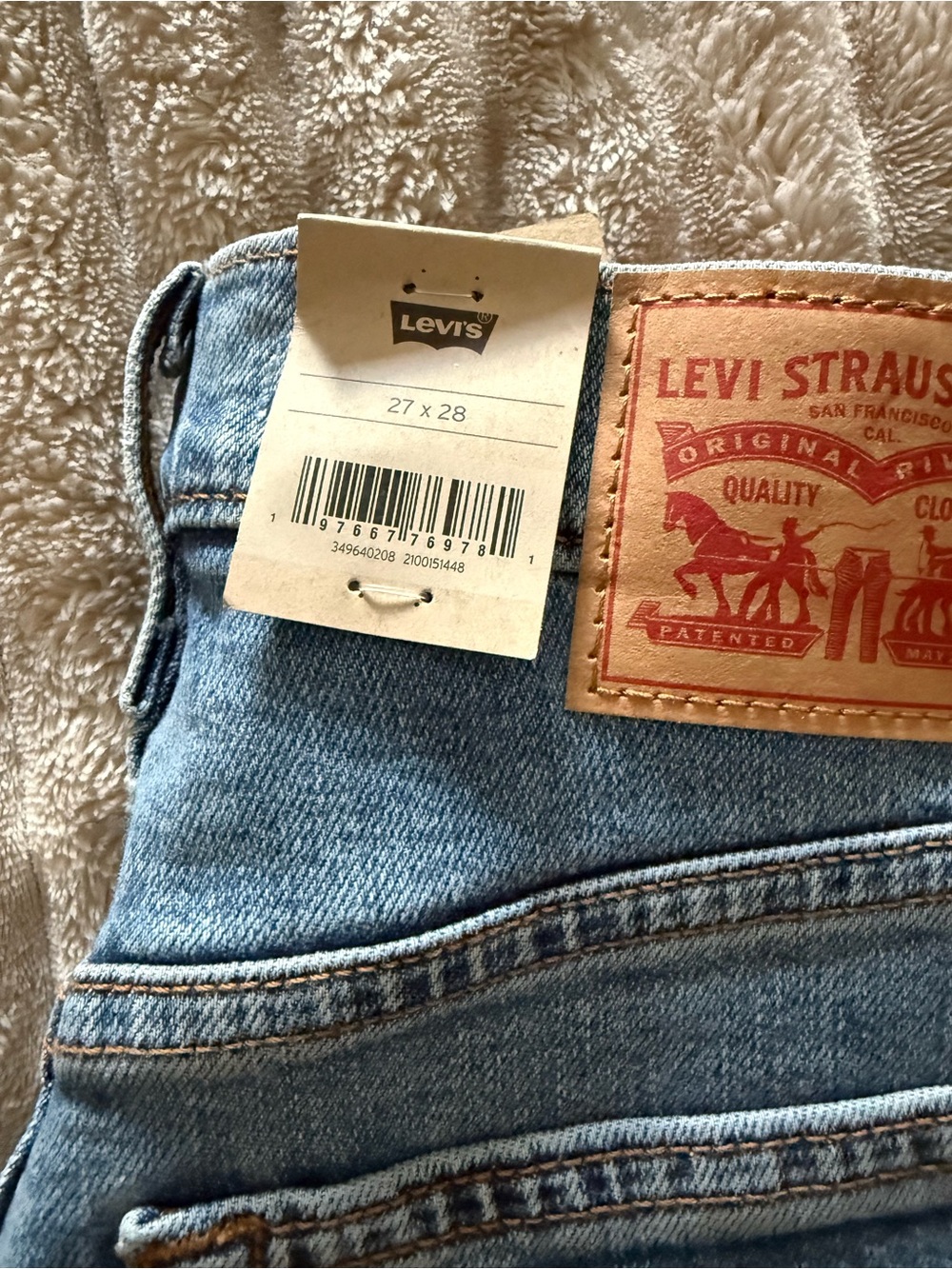 Levi's Women's Light Blue Classic Straight Jeans 27/28